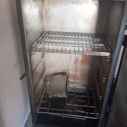 Smoker Only Used  2 Times