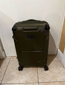 Luggage TITAN HILAND TACTICAL HUNTER  GREEN…25” Medium…$65