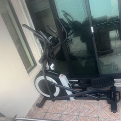 Like new ProForm Carbon El Elliptical Cardio Gym Machine