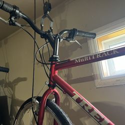 Trek Multitrack 700 Bike