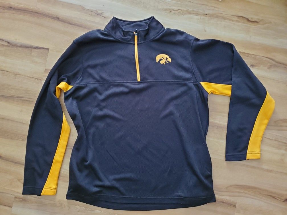 Iowa Hawkeyes LARGE Long Sleeve Zip NWT Pullover Pockets NEW