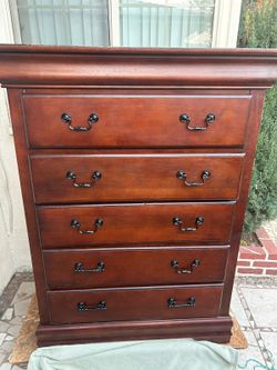 CAJONERA GRANDE DE MADERA SOLIDA COLOR CHERRY DE 5 CAJONES USADA BUENA CONDICIÓN 