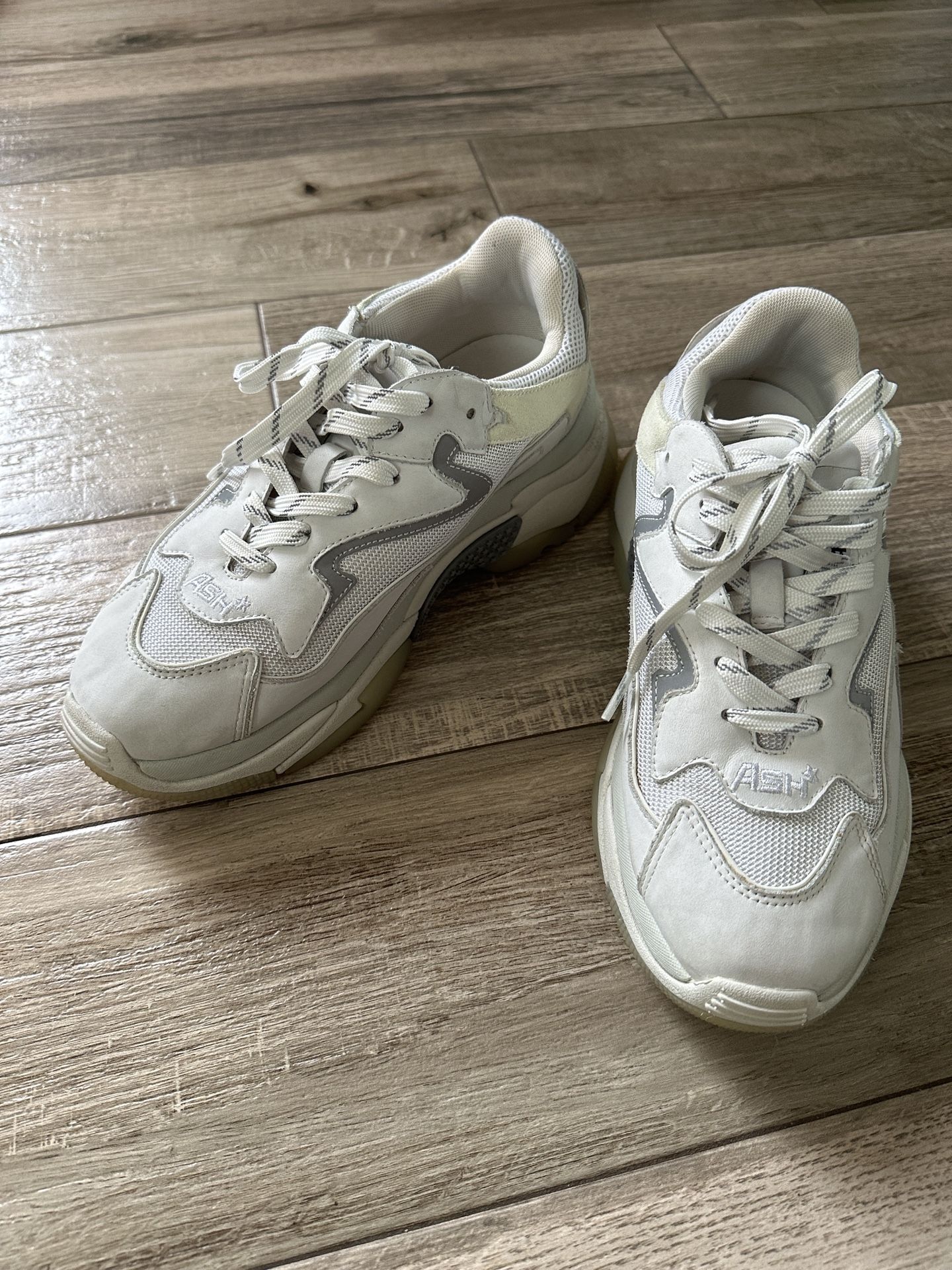 Ash Addict low-top sneakers, Women Size 37, Grey White for Sale in San Gabriel, CA - OfferUp