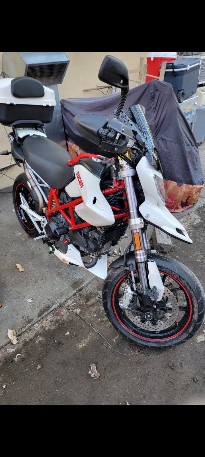 2010 Ducati Hyper motor 1100