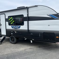SALEM CRUISE LITE TRAVEL TRAILER 