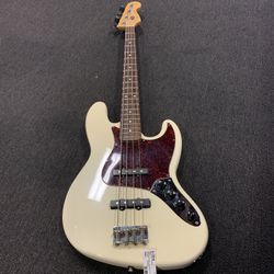 Fender ~2000 Mexican Made~ Jazz Bass (Pearl Finish W/ Red Pick Guard)