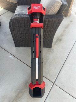 Milwaukee M18 18-Volt Lithium-Ion Cordless Rocket Dual Power Tower Light (Tool-Only)