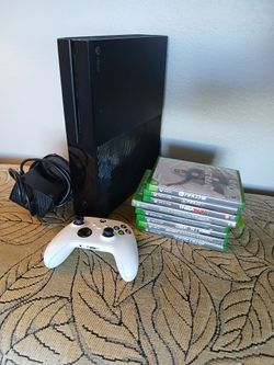 Xbox One W/controller & 8 Games