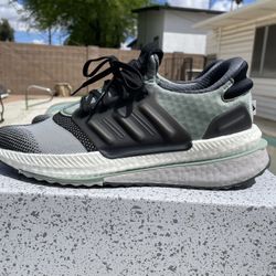 Adidas XPLR_Boost Size 10.5