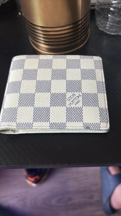 Louis Vitton white wallet