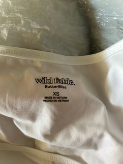 Girls, plain white shirt