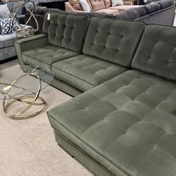 Beautiful Stunning Cozy Sectional!