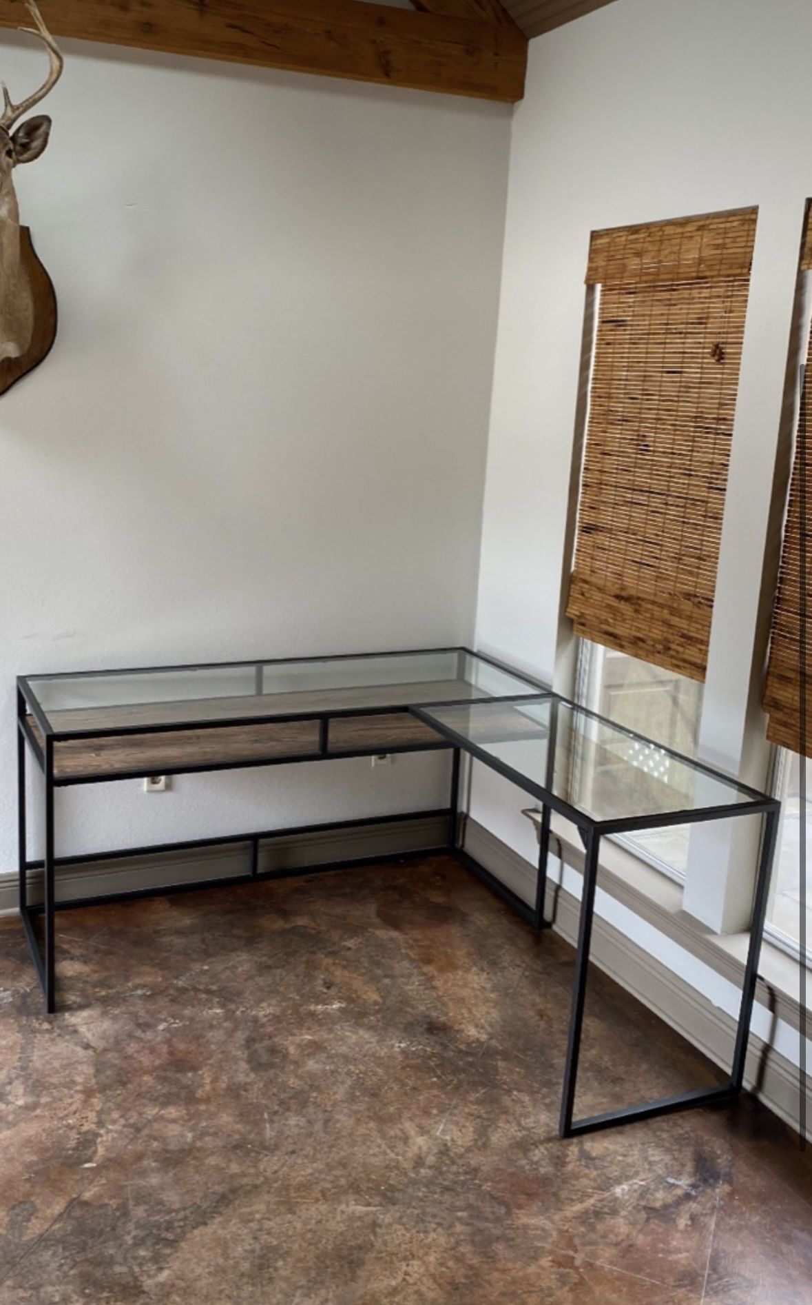 L-Shaped Glass Top Desk/Metal frame STURDY
