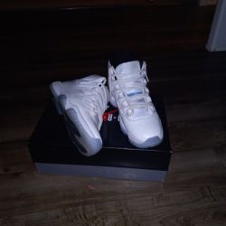 Jordan 11 "Legend Blue"