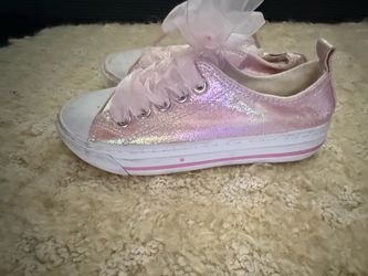 Pink shoes girl