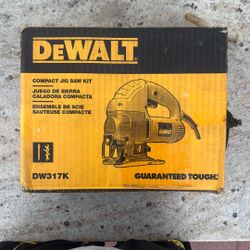 DEWALT Compact Jig Saw Kit 