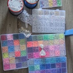 All Kinds Of Beads To Make Necklaces, Anklets Or Bracelets 