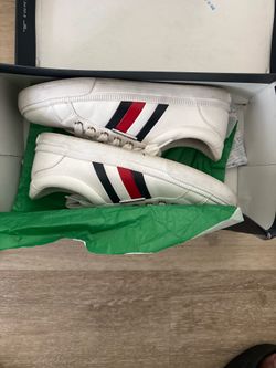 Kid Tommy Hilfiger shoes size 6 in good condition