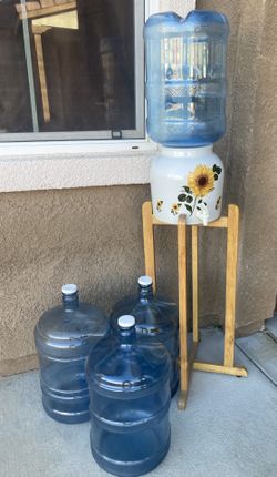 Water Dispenser, Stand and 4 Jugs  