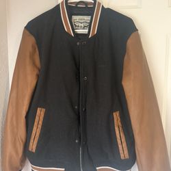 Levi’s Bomber Jacket 