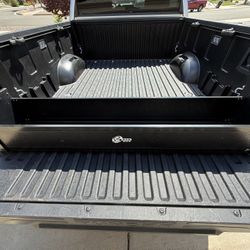 BAKBox 2 Utility Storage Box – For Use with All BAKFlip Styles/Roll-X and Revolver X2 – 2000-2021 Toyota Tundra 2000-2021 Toyota Tundra