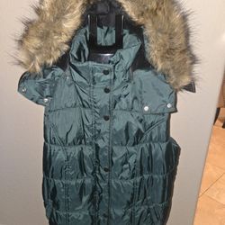 Dark Green Womens Puffer Vest. New No Tags 