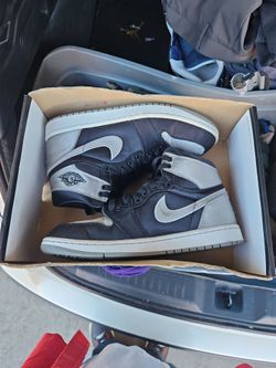 NIKE AIR JORDAN RETRO 1 SATIN BLACK AND GREY Size 9.5 Men and 11 women