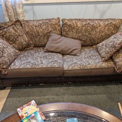 Free Couch And Loveseat 