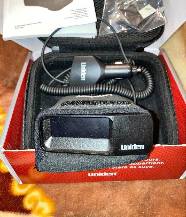 UNIDEN R7 RADAR DETECTOR