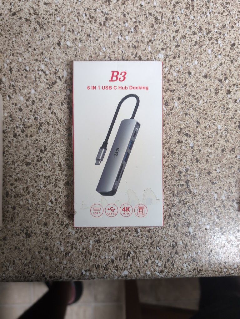 6 In 1 USB C Hub Docking Hub