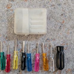 Vintage Pocket Screwdriver Set, 8 Interchangeable Bits with Storage Case