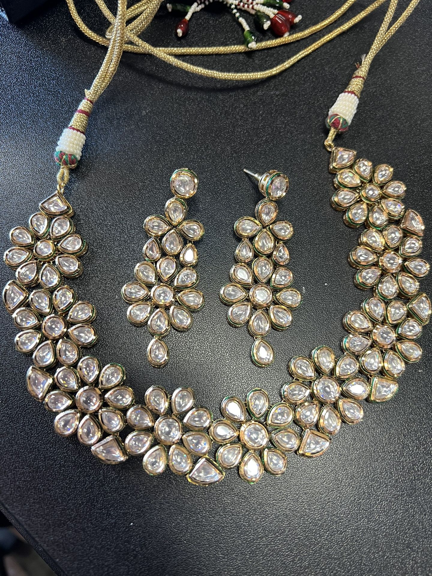 Kundan Choker