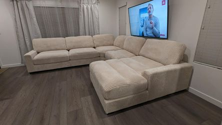 New Plush Soft Corduroy Modular Sectional Couch! Free Delivery 🚚 !