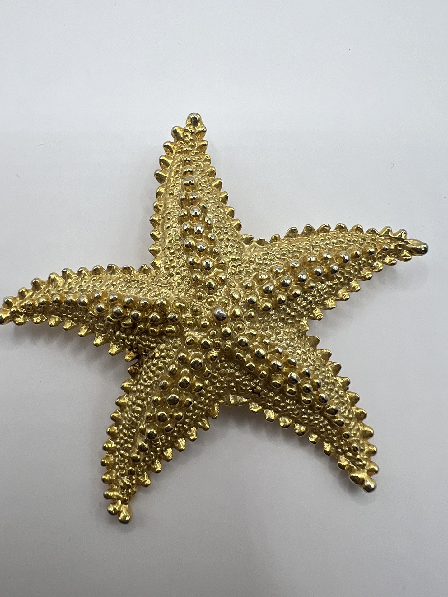 Gerry’s Gold Tone Textured Starfish Pin Brooch 2”