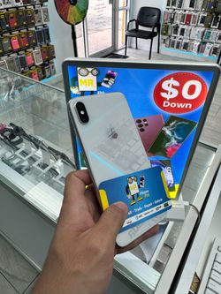 iPhone xs max, 1 year warranty!