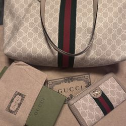 Gucci Handbag with matching Wallet 