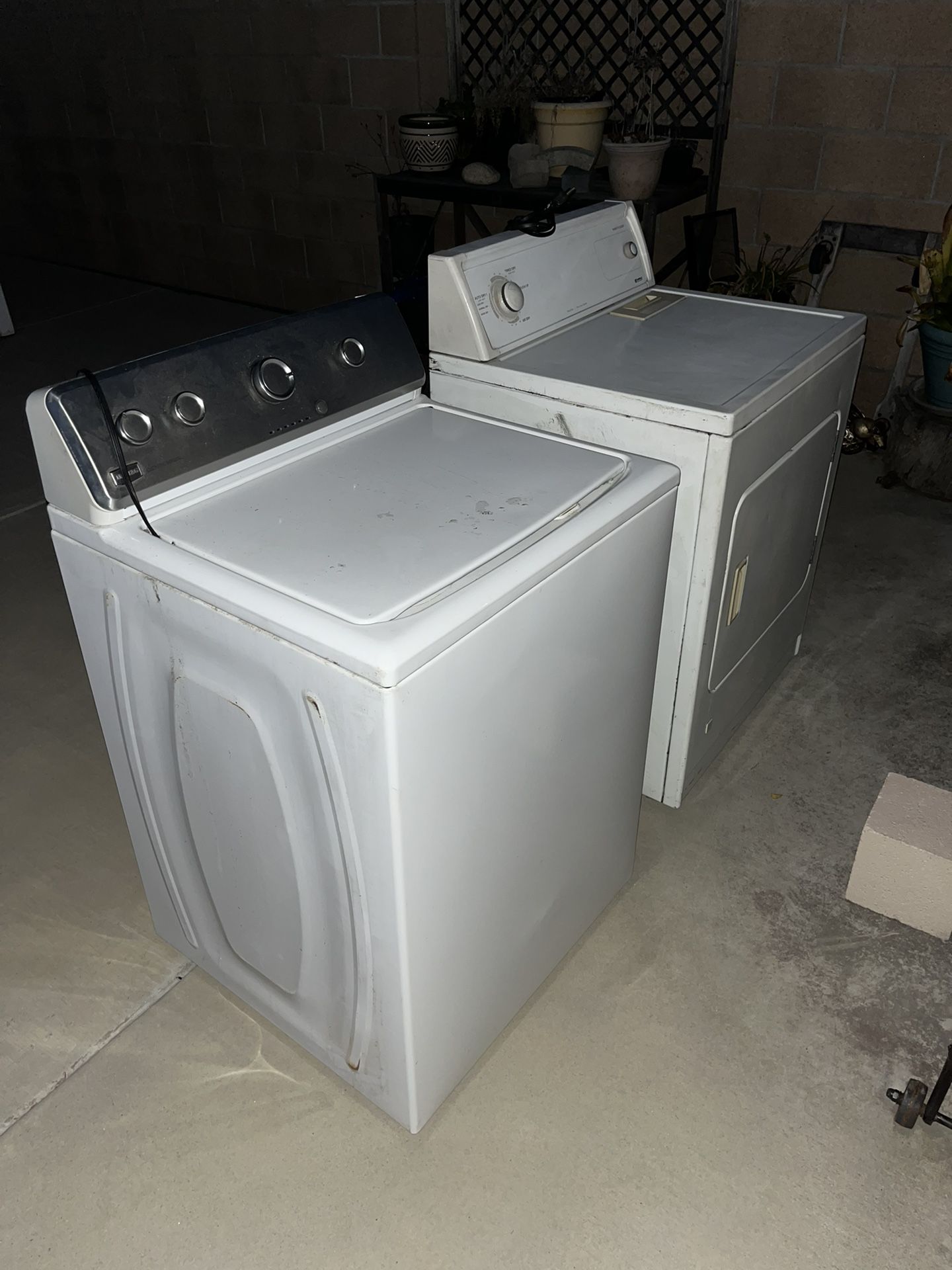 Washer Dryer 20$