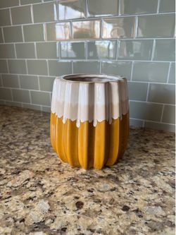Two tone ceramic planter pot