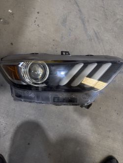 2015-2017 FORD MUSTANG HEADLIGHT XENON