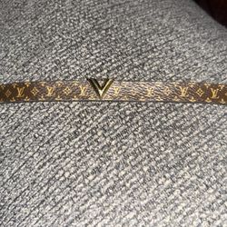 Essential V Bracelet