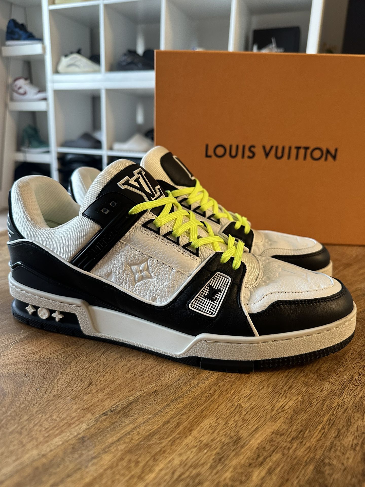 Louis Vuitton Trainer Low White Sky Blue LV/UK Size 8 1AA6XC for Sale in  Medley, FL - OfferUp