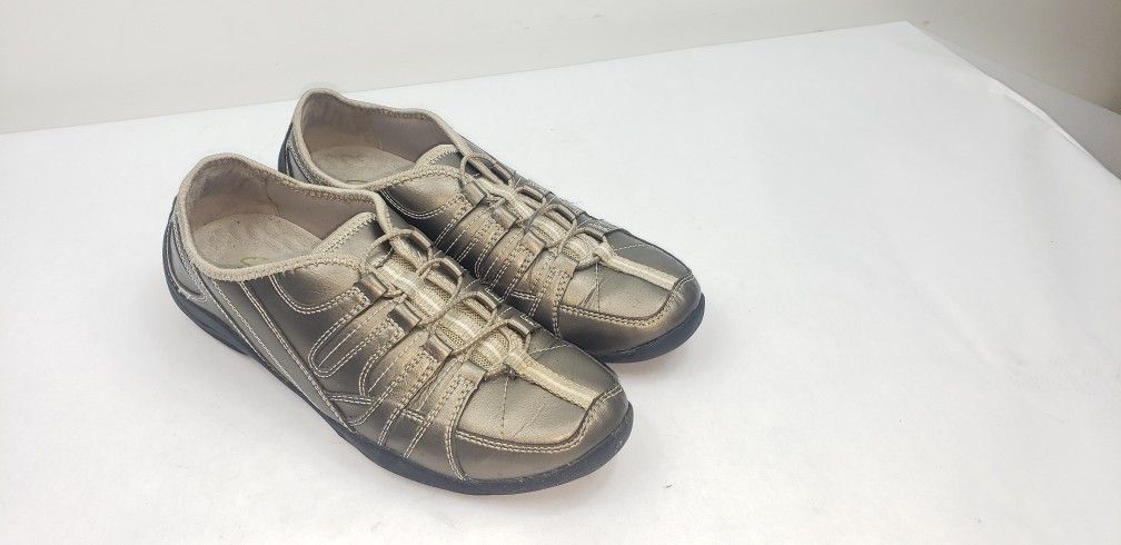 Clarks Privo Womens 7.5 M Gold Loafers Flats Casual Slip on Bikers Shoes