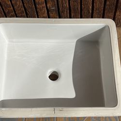 Kohler k-2282 Verticyl vanity sink display unused