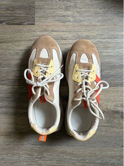 Women’s Size 8 Sneakers