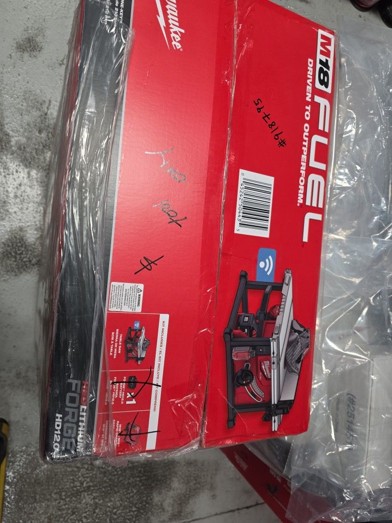 Milwaukee
M18 FUEL ONE-KEY 18-Volt Lithium-Ion Brushless Cordless 8-1/4 in. Table Saw (Tool-Only)