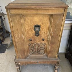 1920s to 1930s Vintage Majestic Model 102
