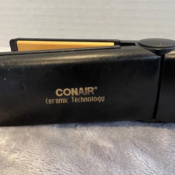 Like New CONAIR Ceramic Technology 2” Flat Iron Hair Straightener CS19 Flattener