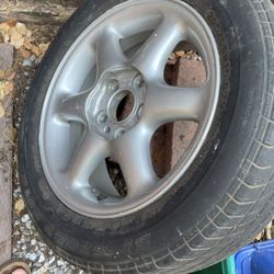 Volvo V70 Wheel And Tire