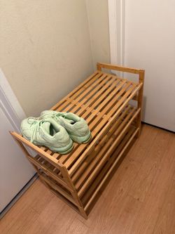 Shoe shelf