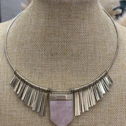 Goldtone Rose Quartz Pendant Choker Necklace. 